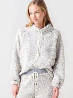 Dylan Women's Plush Pile Raglan Pullover -ST.BERNARD Clothing B1W24FTPxPUTTYxPrimary 49306872