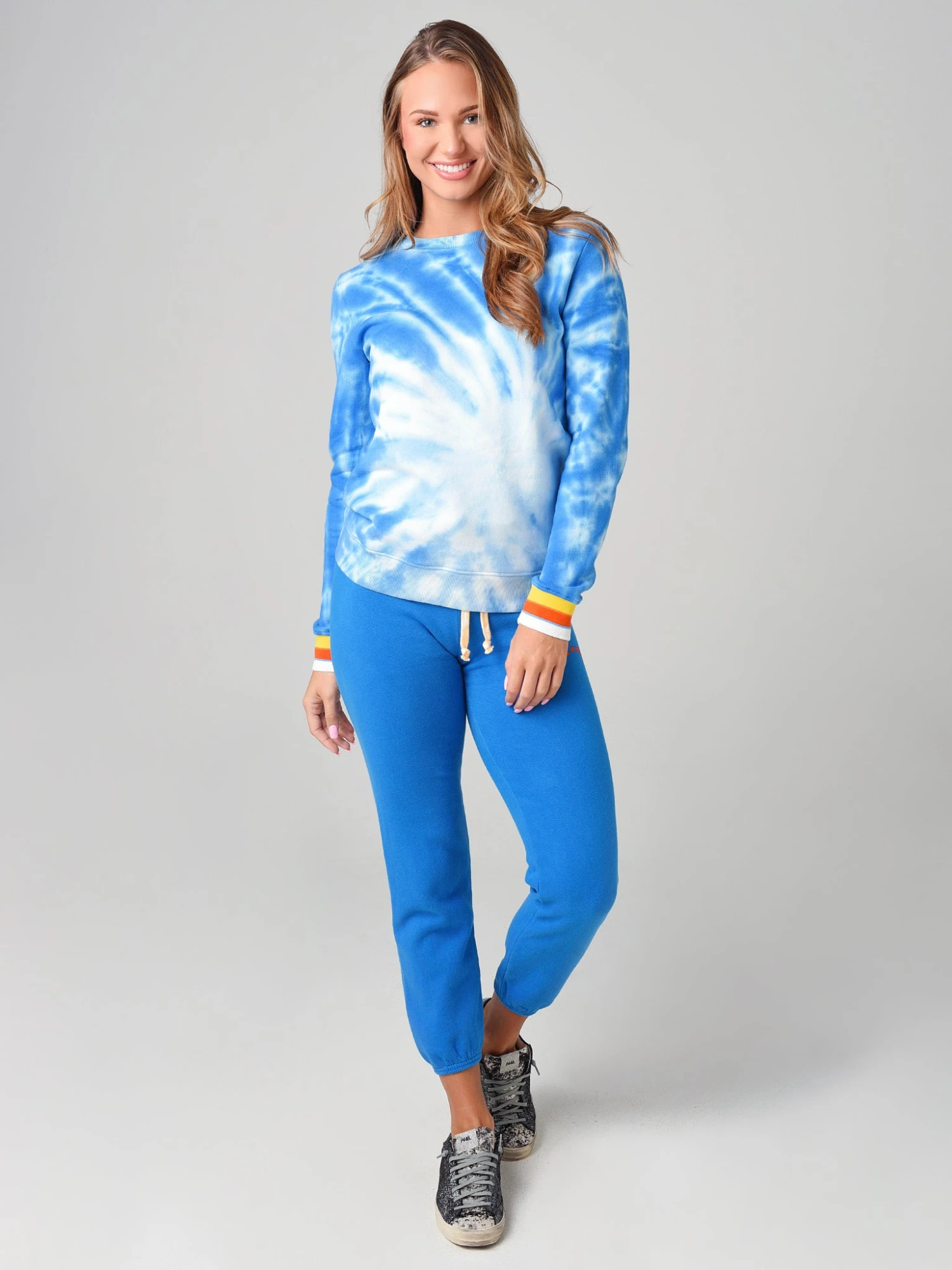 Warm Women's Tie-Dye Sweatshirt 4 Warm Women's Tie-Dye Sweatshirt - Image 4