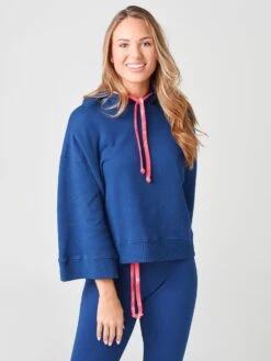 Warm Women's Minimal Boxy Hoodie -ST.BERNARD Clothing F20 515xNAVYxPrimary 15957903 423af3e3 4083 475e 9508 f2170f0f6aa8