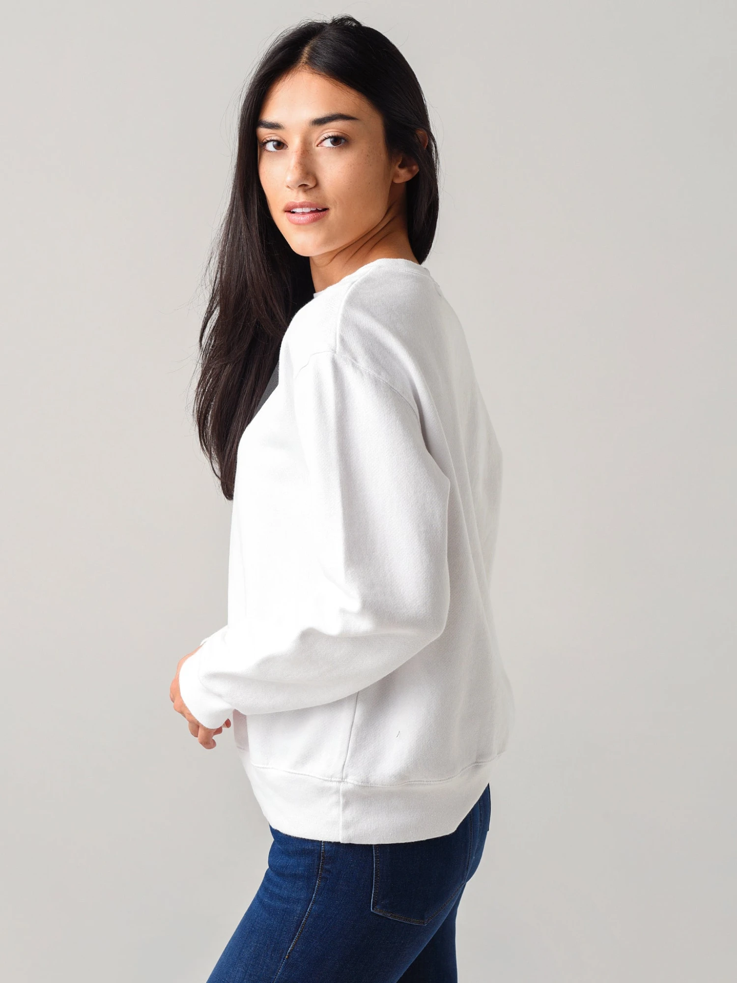 Monrow Women's Love Boyfriend Sweatshirt 2 Monrow Women's Love Boyfriend Sweatshirt - Image 2