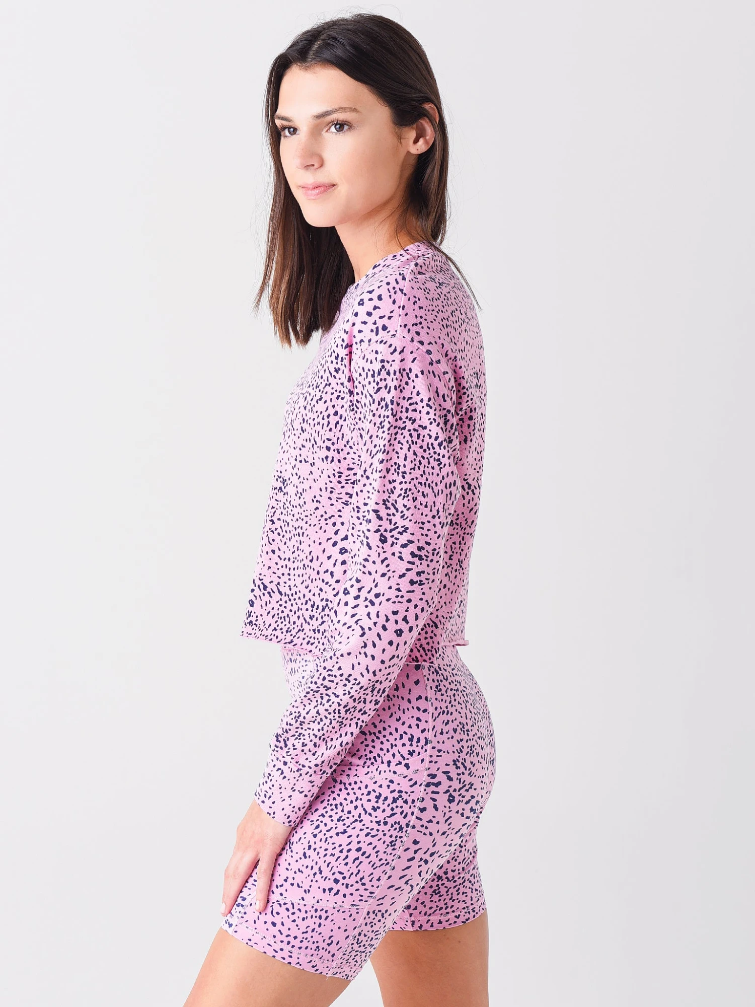 Monrow Women's Mini Cheetah Cutoff Boyfriend Sweatshirt 3 Monrow Women's Mini Cheetah Cutoff Boyfriend Sweatshirt - Image 3