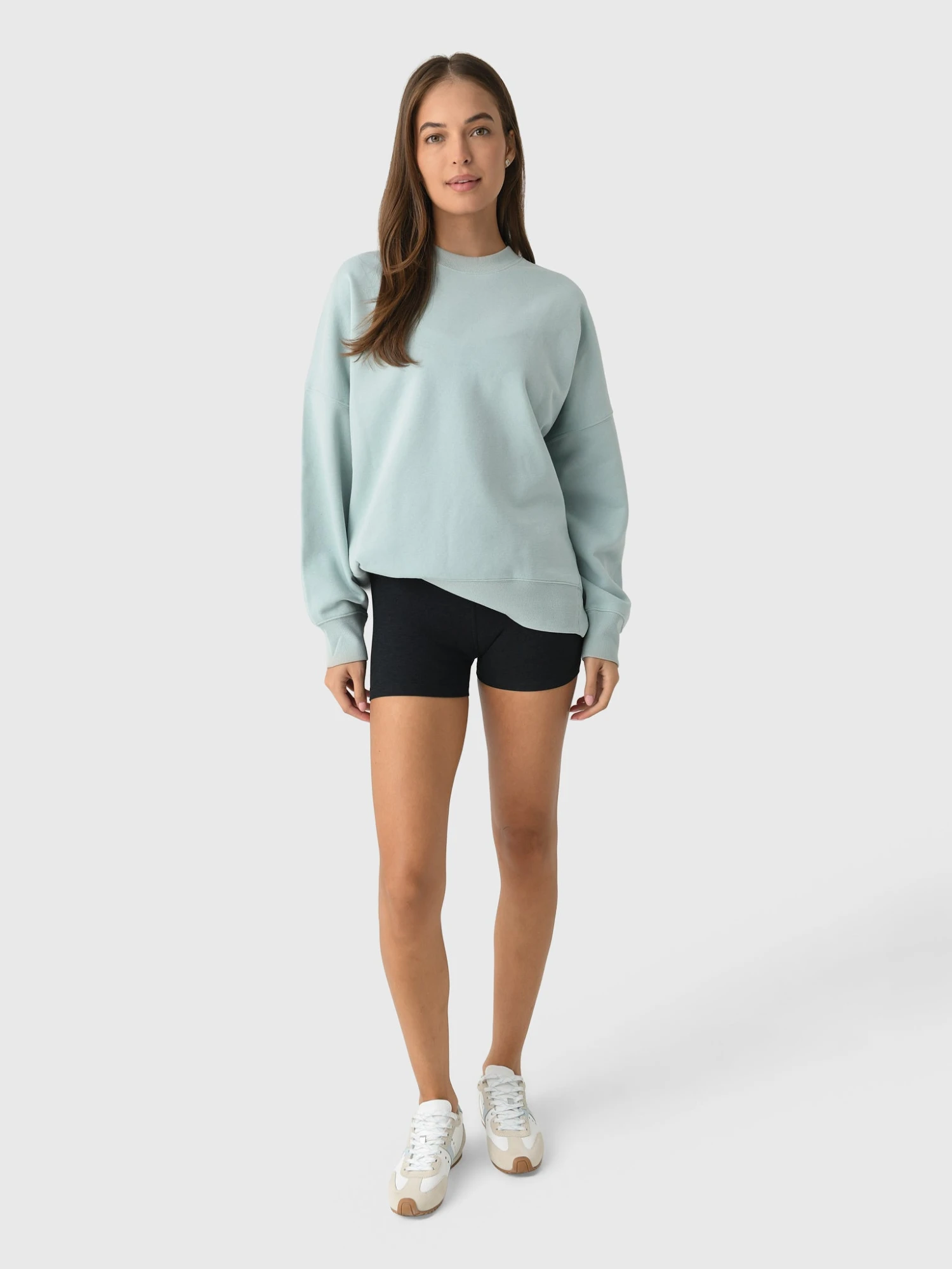 Beyond Yoga Women's LuxeFleece Oversized Sweatshirt 2 Beyond Yoga Women's LuxeFleece Oversized Sweatshirt - Image 2