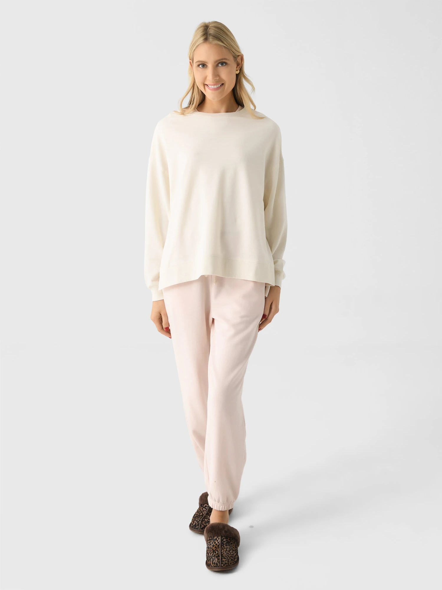 Z Supply Women's Modern Weekender Sweatshirt 2 Z Supply Women's Modern Weekender Sweatshirt - Image 2