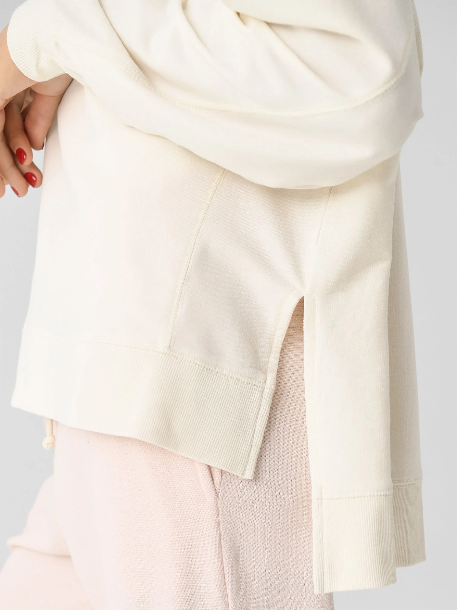 Z Supply Women's Modern Weekender Sweatshirt 5 Z Supply Women's Modern Weekender Sweatshirt - Image 5