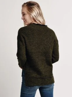 John & Jenn Sigfird V-Neck Sweater 8 John & Jenn Sigfird V-Neck Sweater -ST.BERNARD Clothing f842ov39 surplusalt2