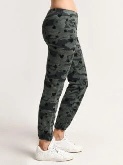 Monrow Elastic Waist Sweats With Hearts And Camo 7 Monrow Elastic Waist Sweats With Hearts And Camo -ST.BERNARD Clothing hb0128 50 cactusalt1